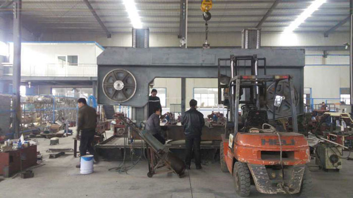 帶鋸床半成品車間 帶鋸床半成品車間